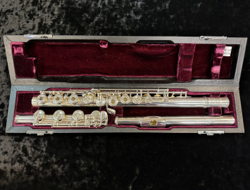 Yamaha YFL-677 Series Sterling Silver Flute, Serial #06495